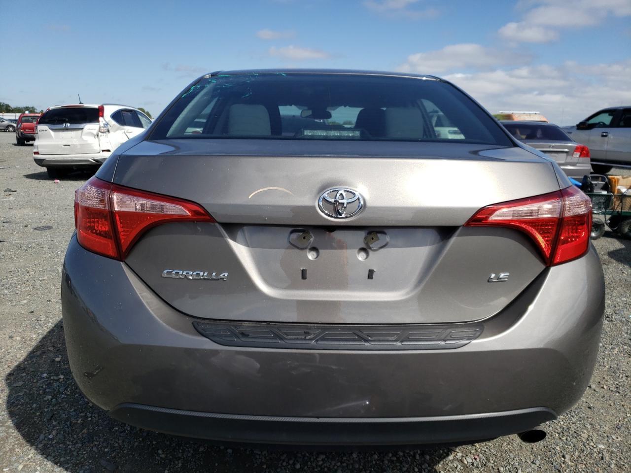 2018 TOYOTA COROLLA L - Image 6