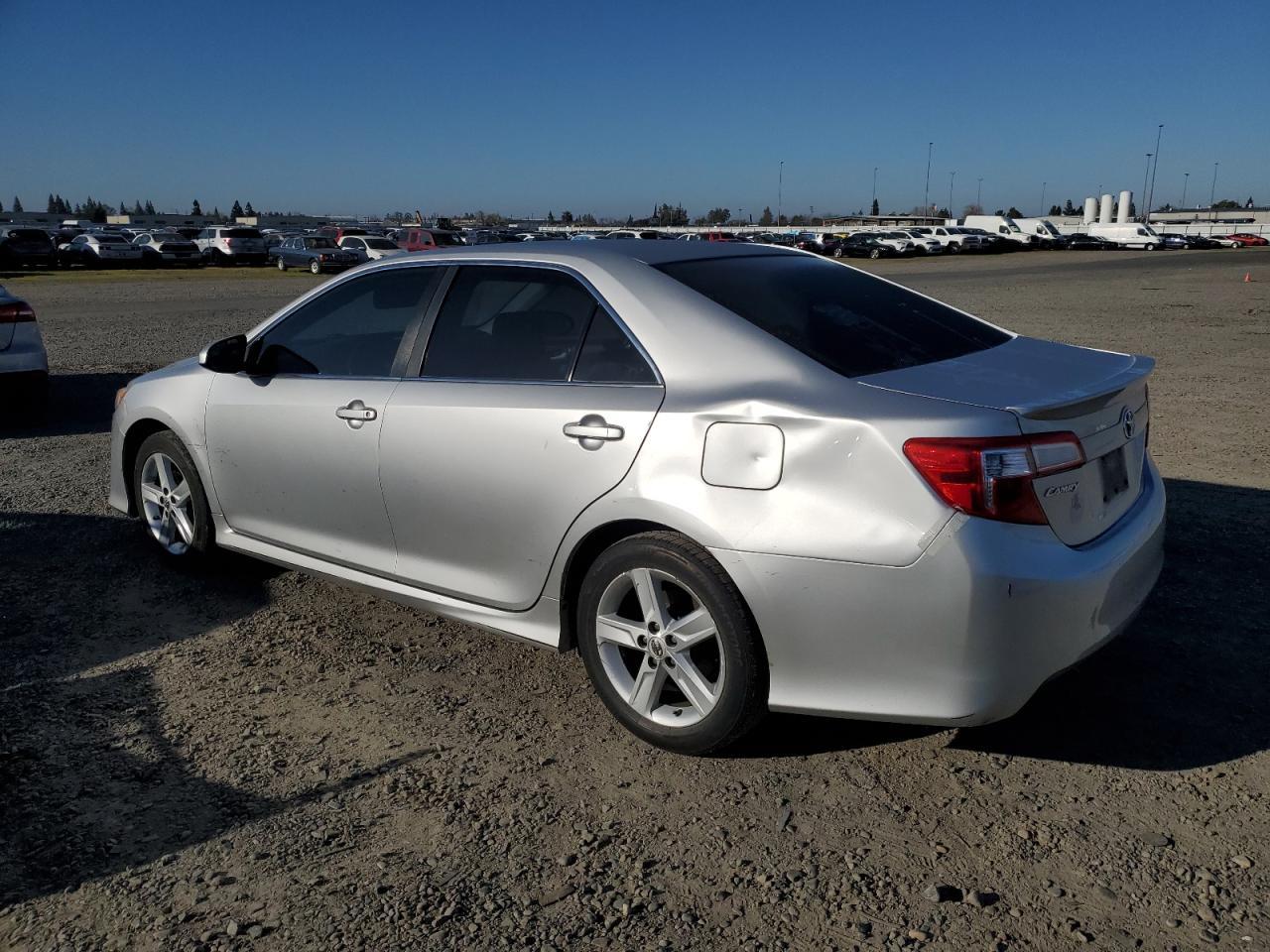 2013 TOYOTA CAMRY L - Фото 2