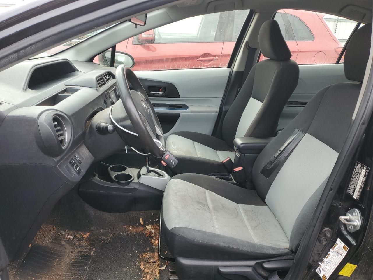 2013 TOYOTA PRIUS C - Фото 7