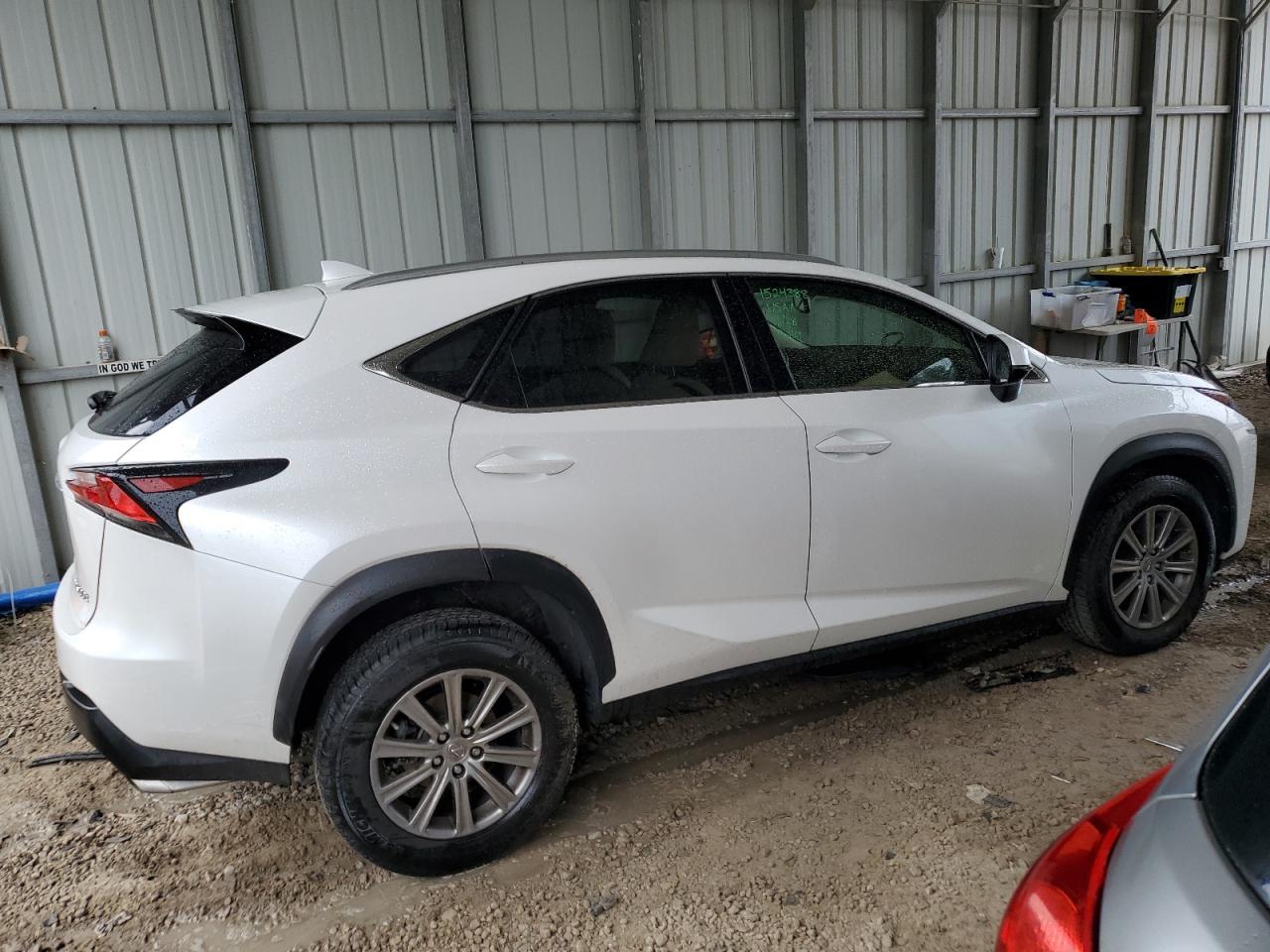 2016 LEXUS NX 200T BA - Фото 3