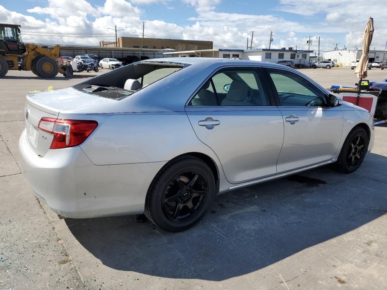 2013 TOYOTA CAMRY L - Image 3