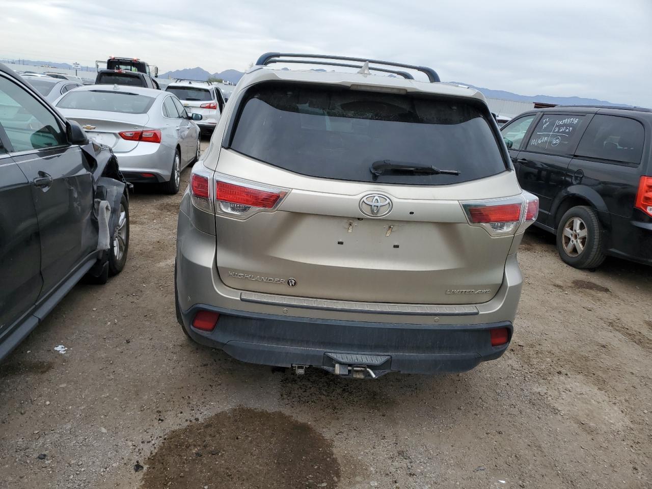 2015 TOYOTA HIGHLANDER - Фото 6