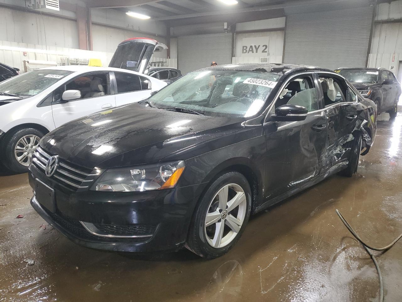 2013 VOLKSWAGEN PASSAT SE