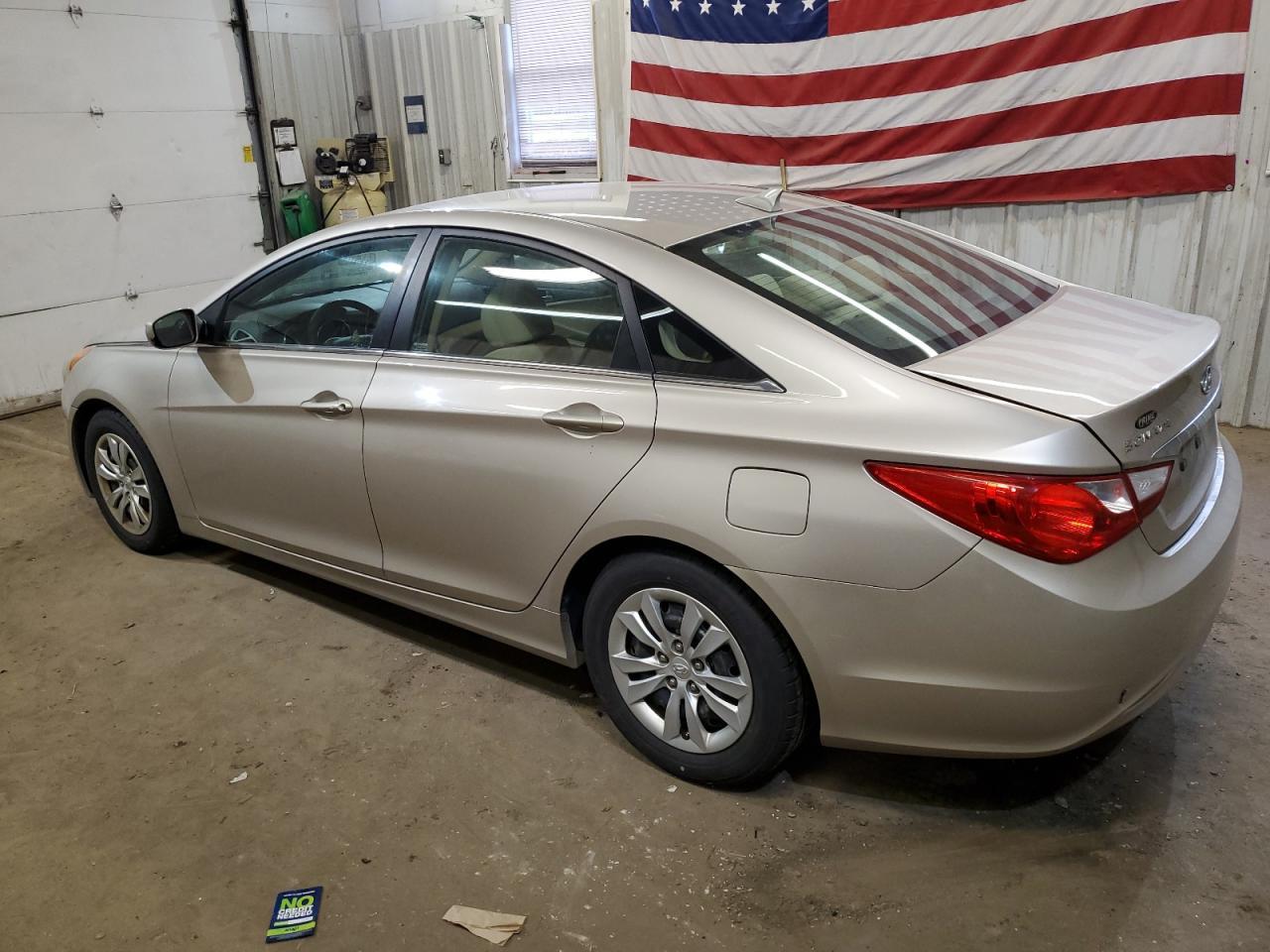 2011 HYUNDAI SONATA GLS - Image 2