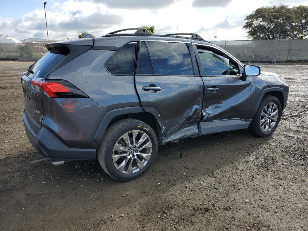 2019 TOYOTA RAV4 XLE P - Image 3