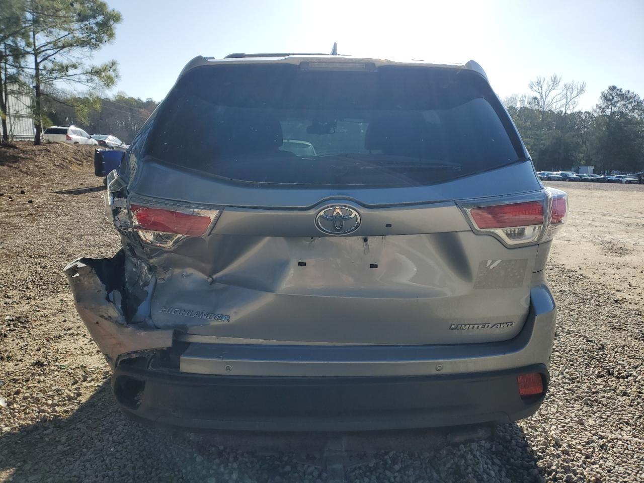 2015 TOYOTA HIGHLANDER - Image 6