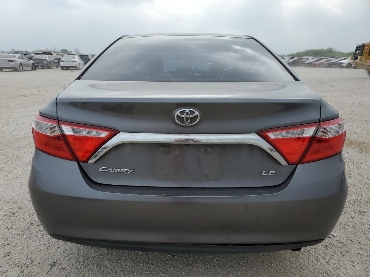 2016 TOYOTA CAMRY LE - Фото 6