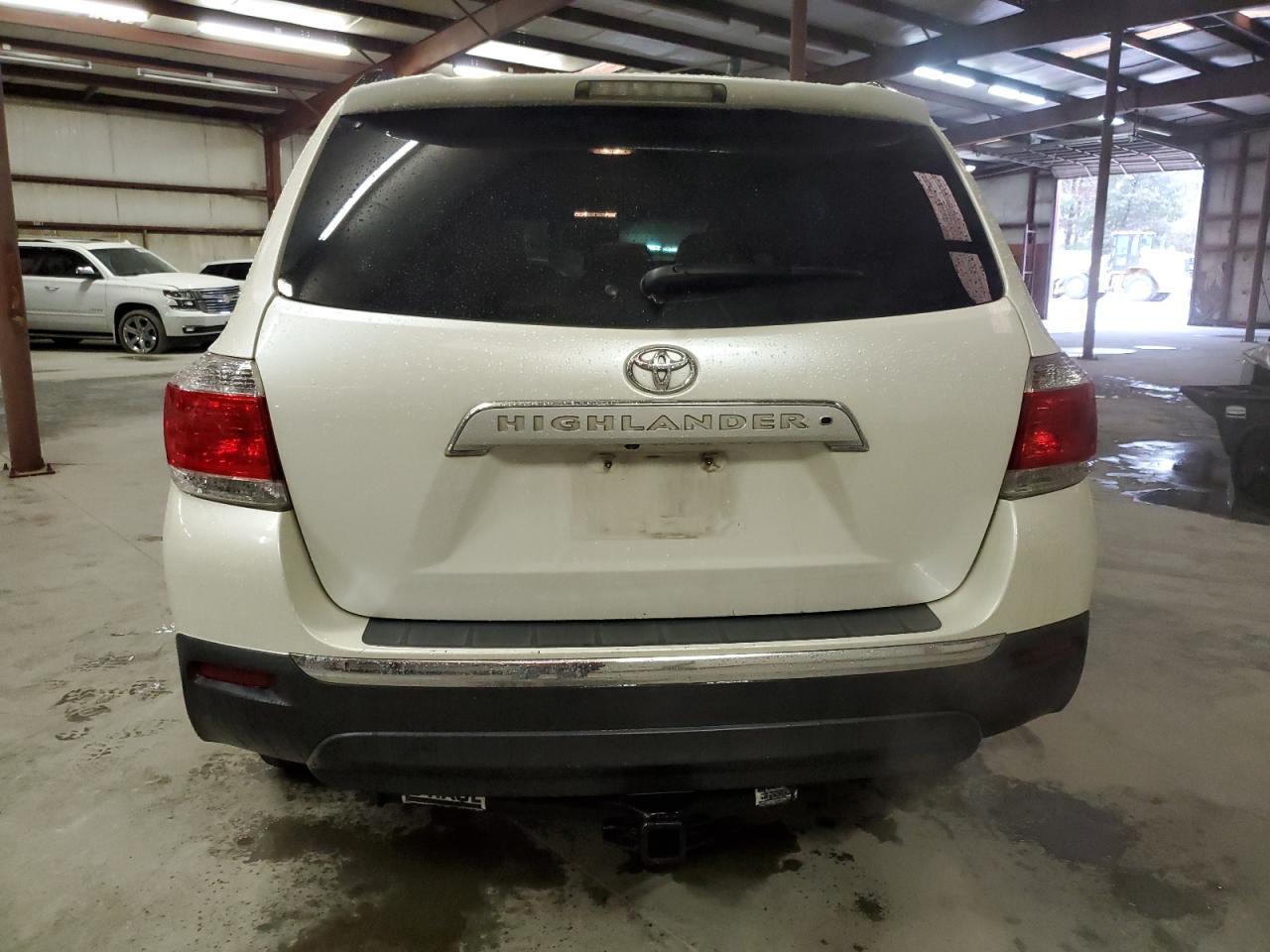 2012 TOYOTA HIGHLANDER - Image 6