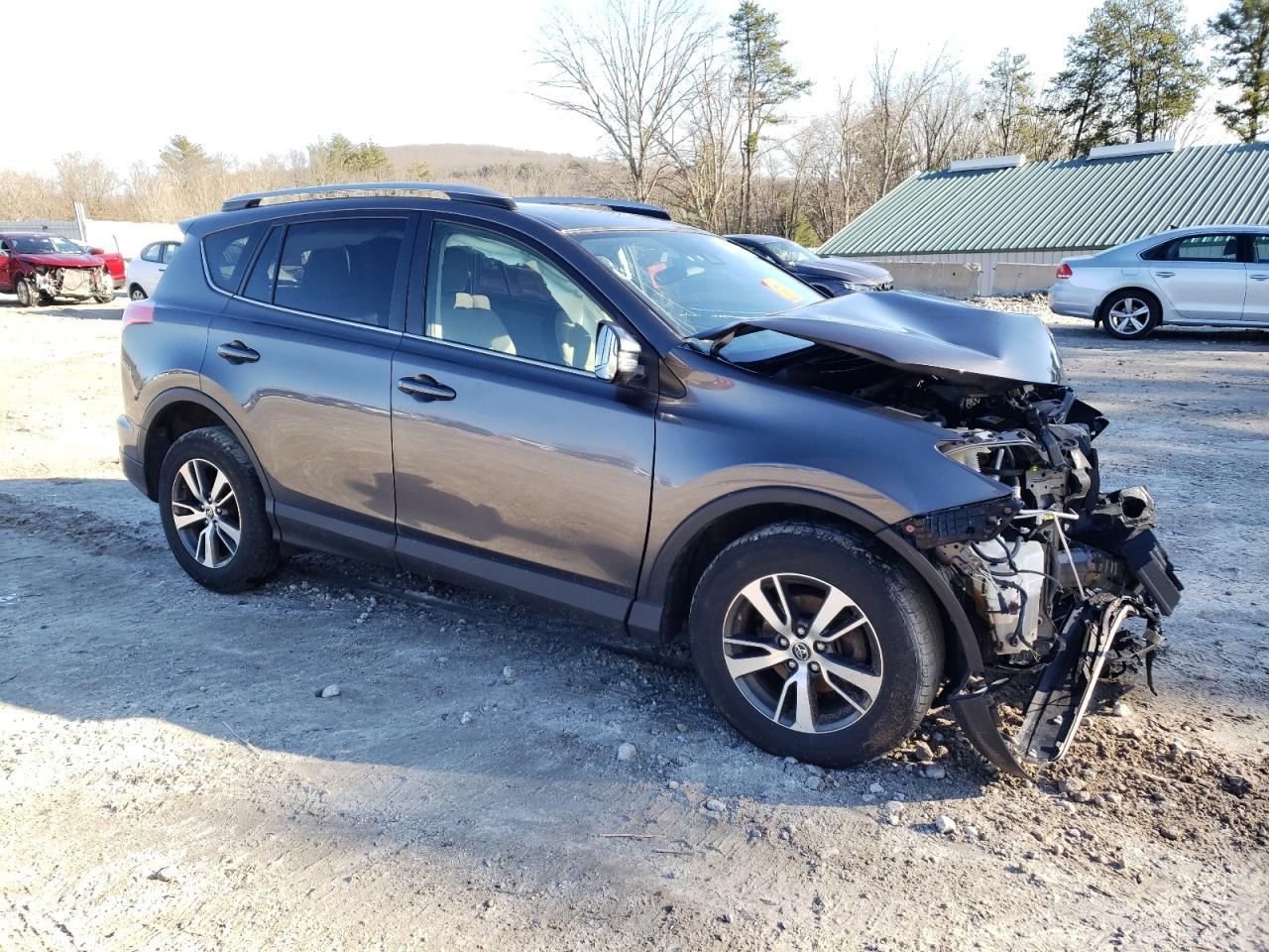 2017 TOYOTA RAV4 XLE - Фото 4