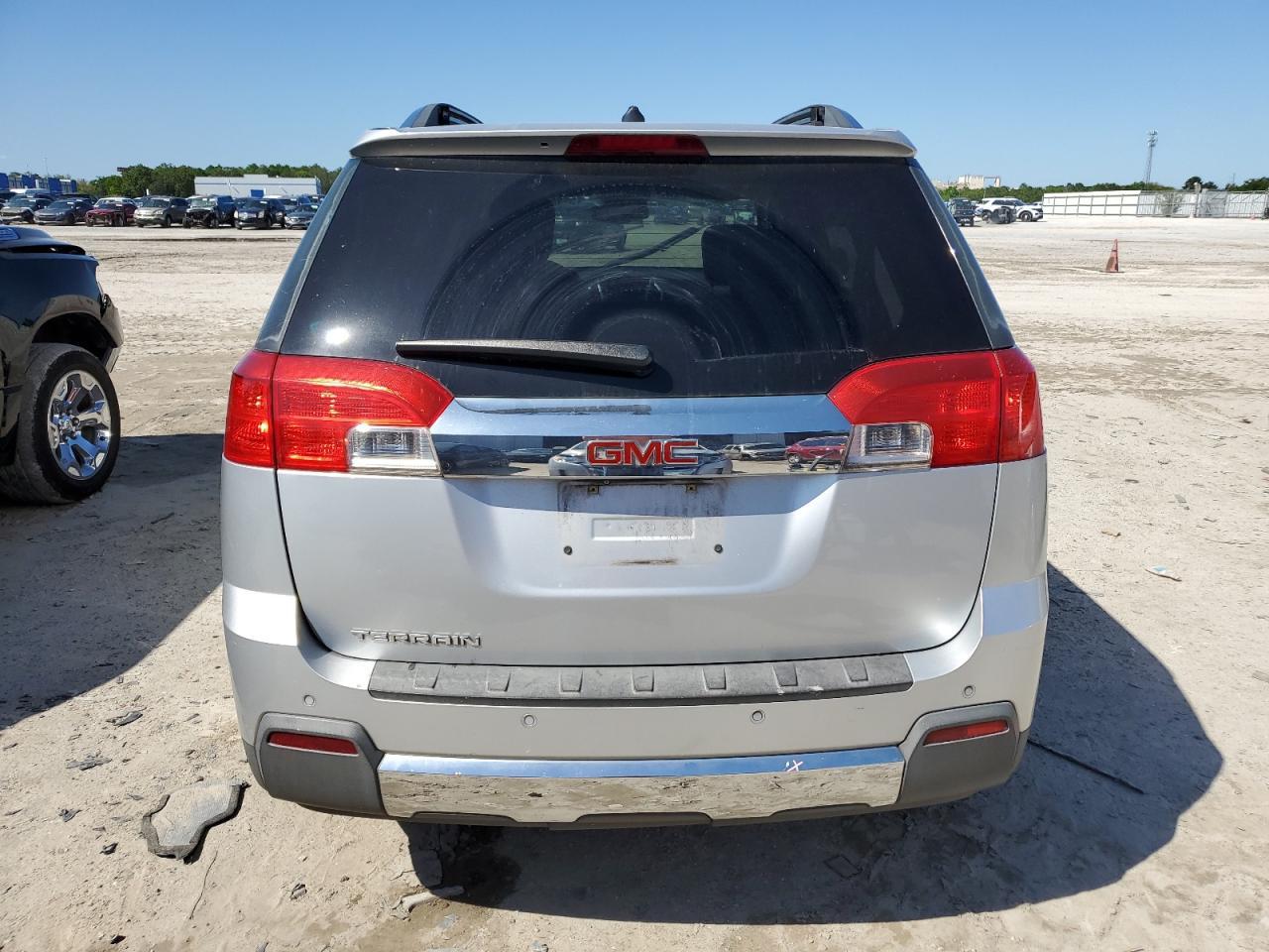 2012 GMC TERRAIN SL - Image 6