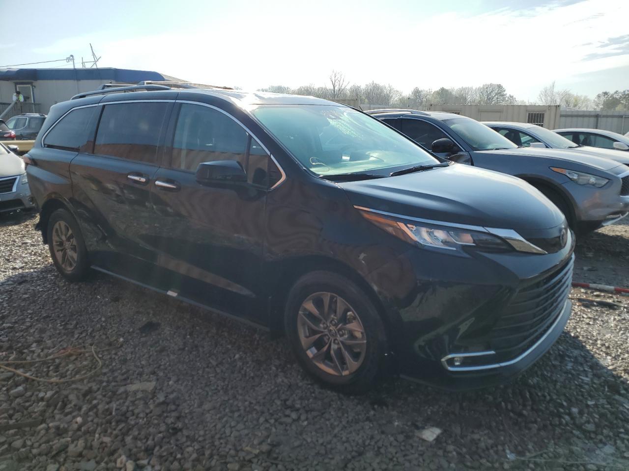 2023 TOYOTA SIENNA XLE - Фото 4