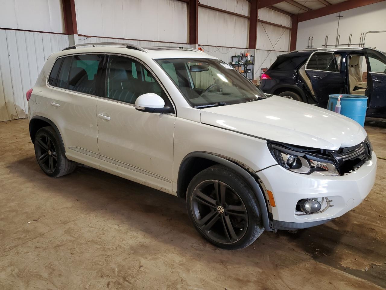 2015 VOLKSWAGEN TIGUAN S - Фото 4