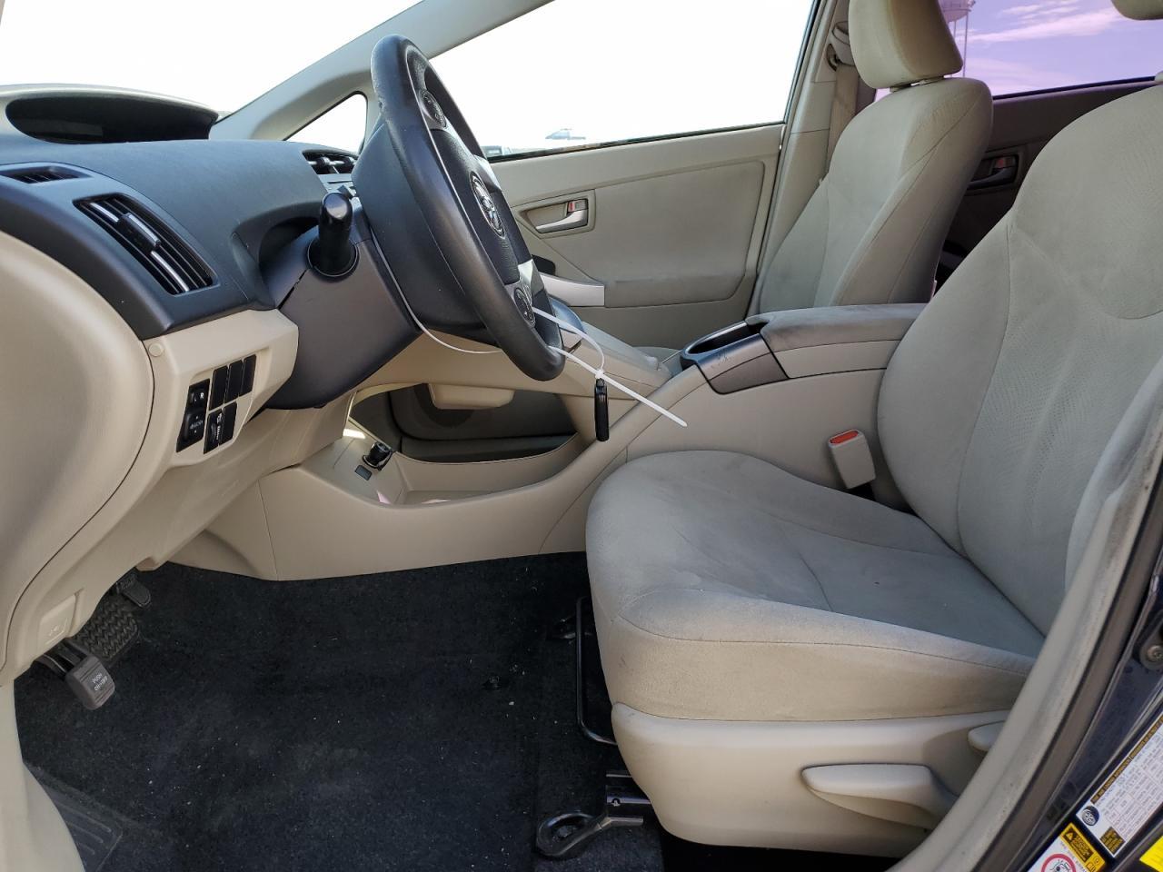 2015 TOYOTA PRIUS - Фото 7