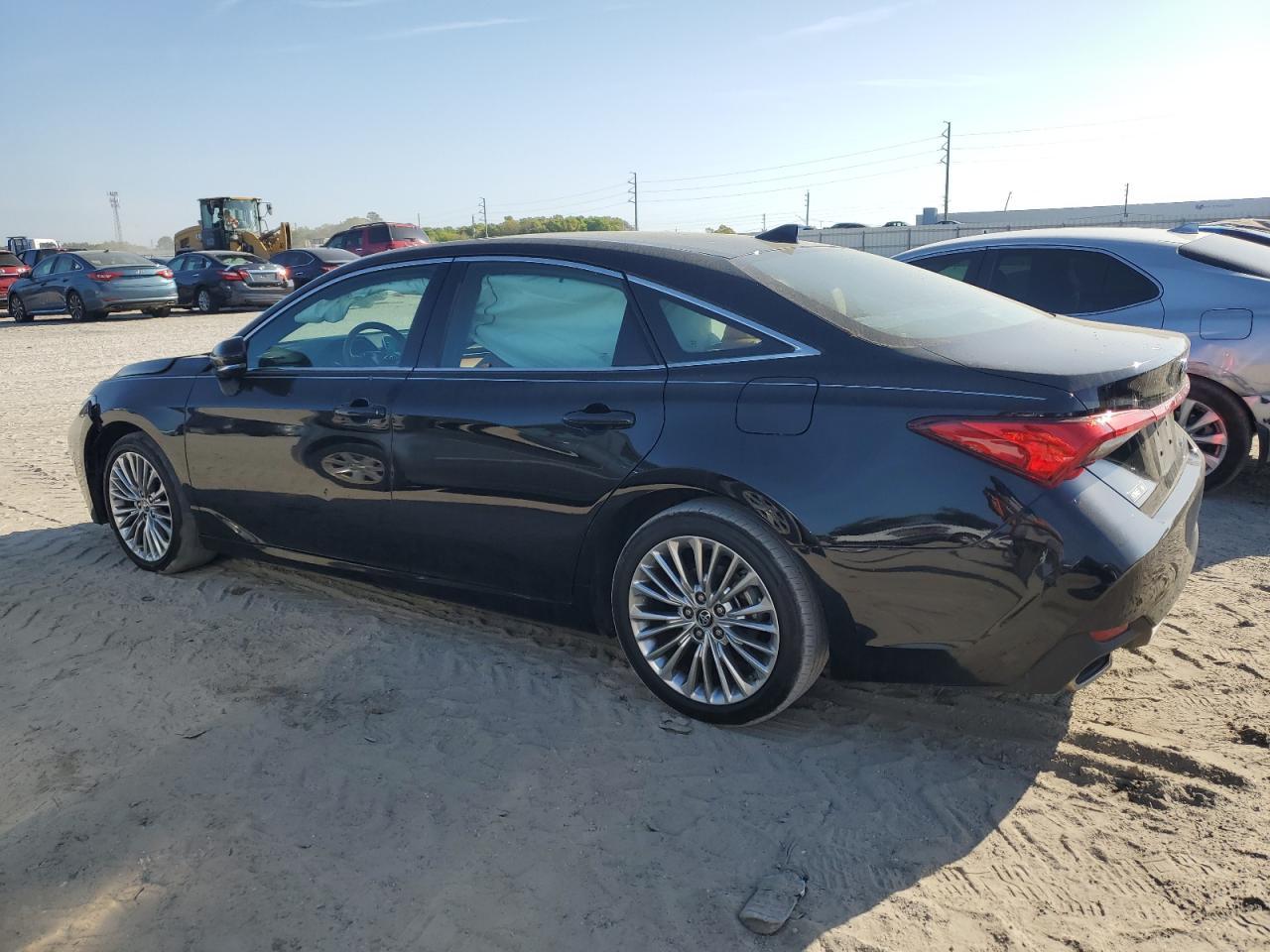 2019 TOYOTA AVALON XLE - Image 2