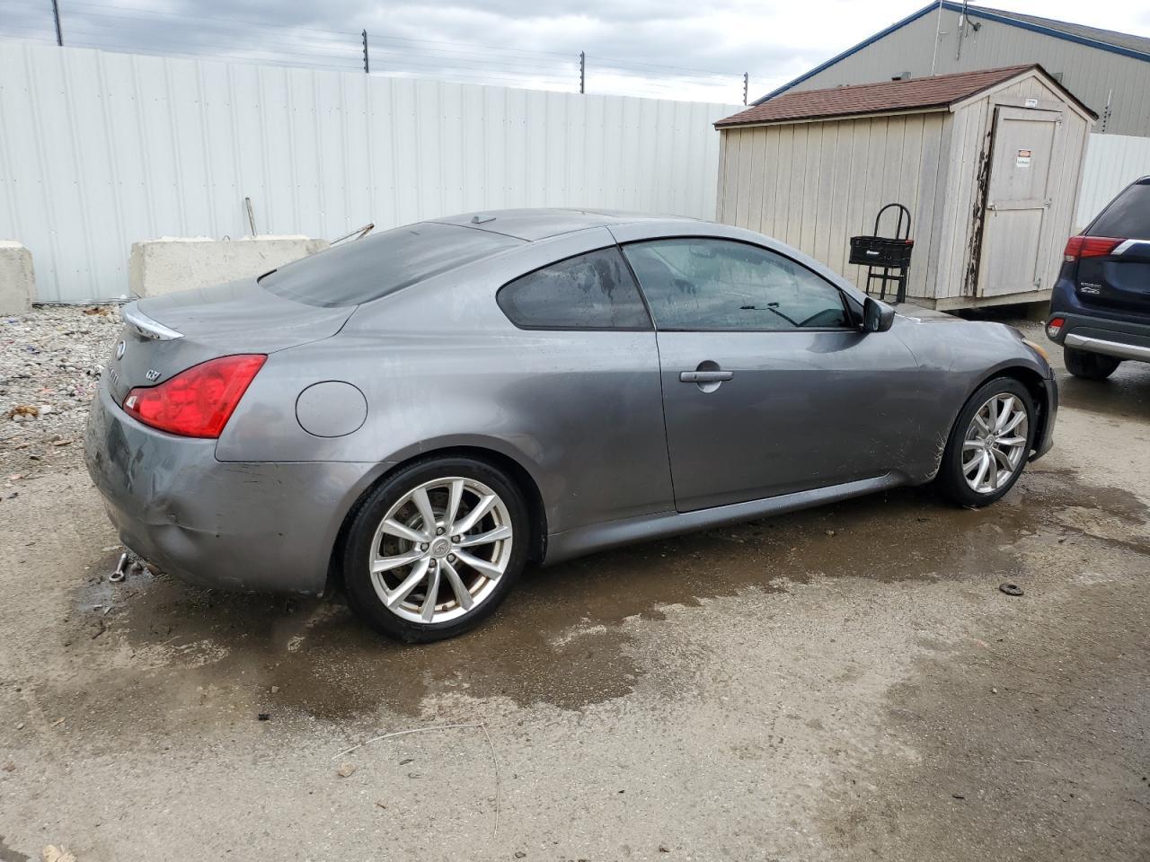 2011 INFINITI G37 BASE - Image 3