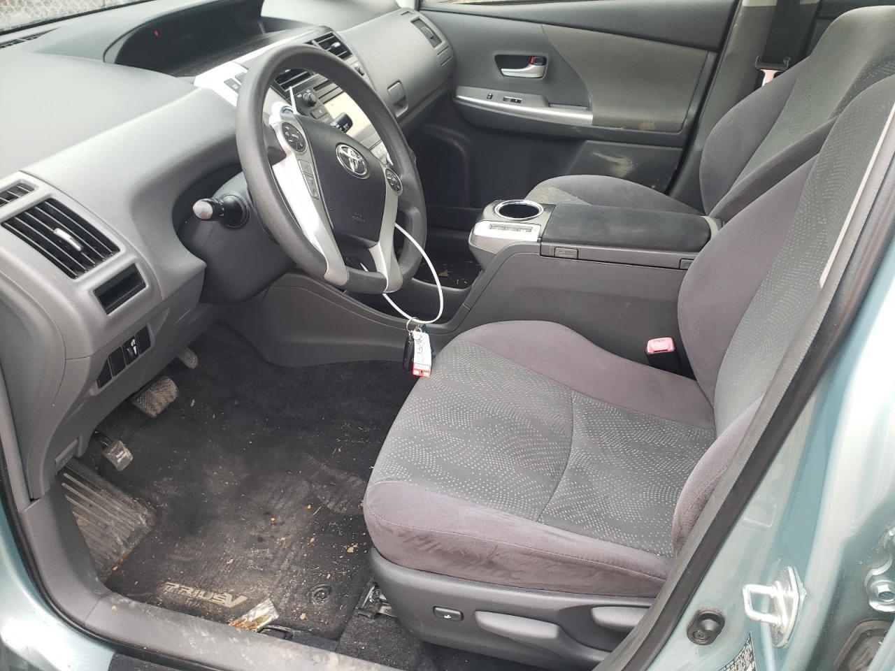2013 TOYOTA PRIUS V - Image 7