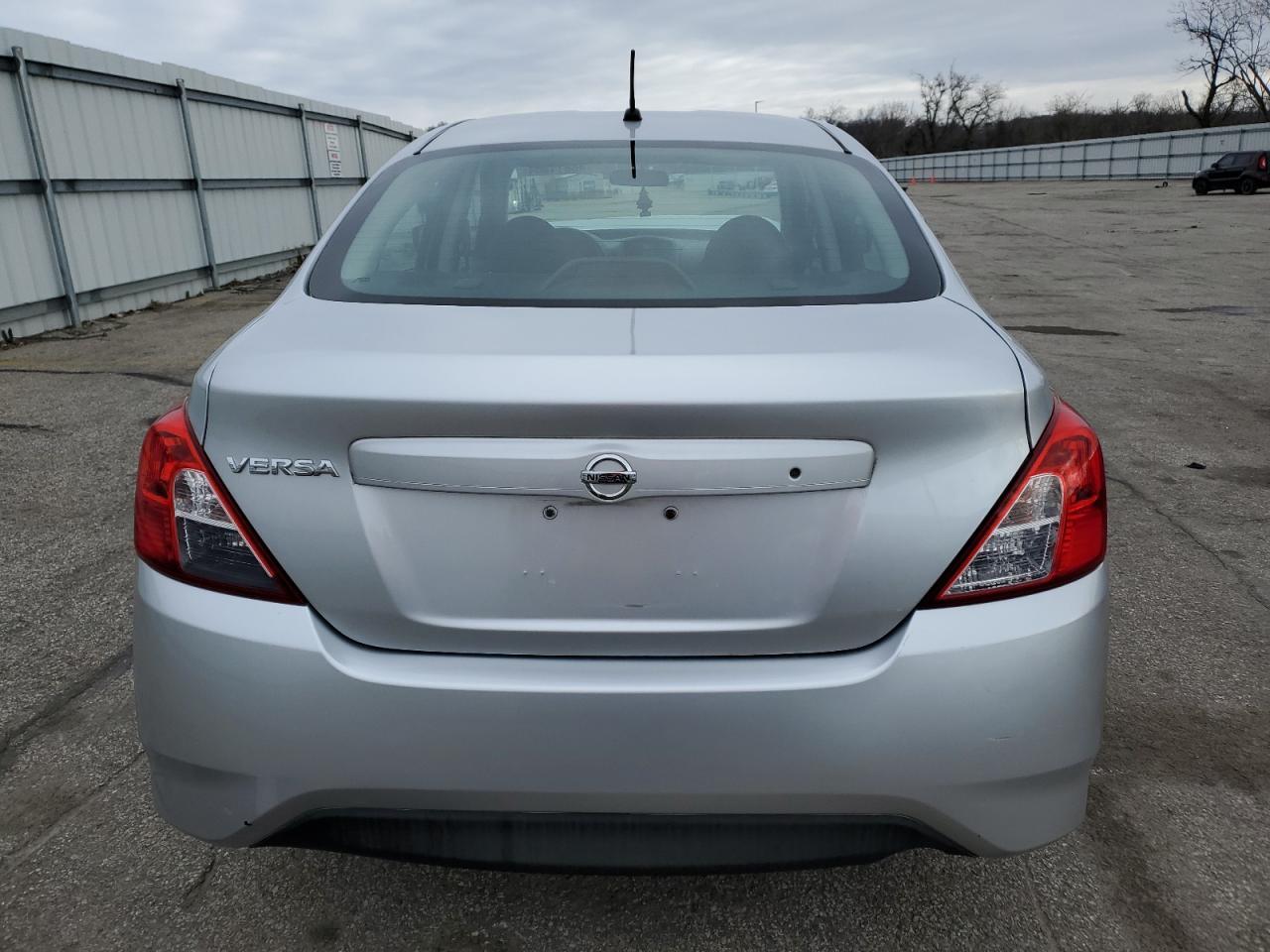 2016 NISSAN VERSA S - Фото 6