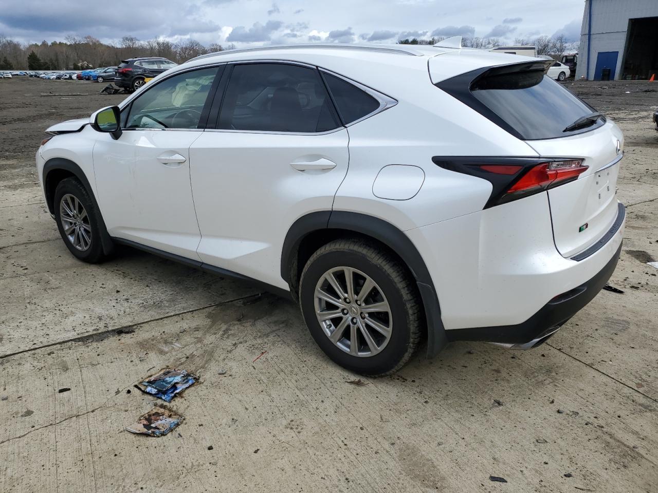 2017 LEXUS NX 200T BA - Фото 2