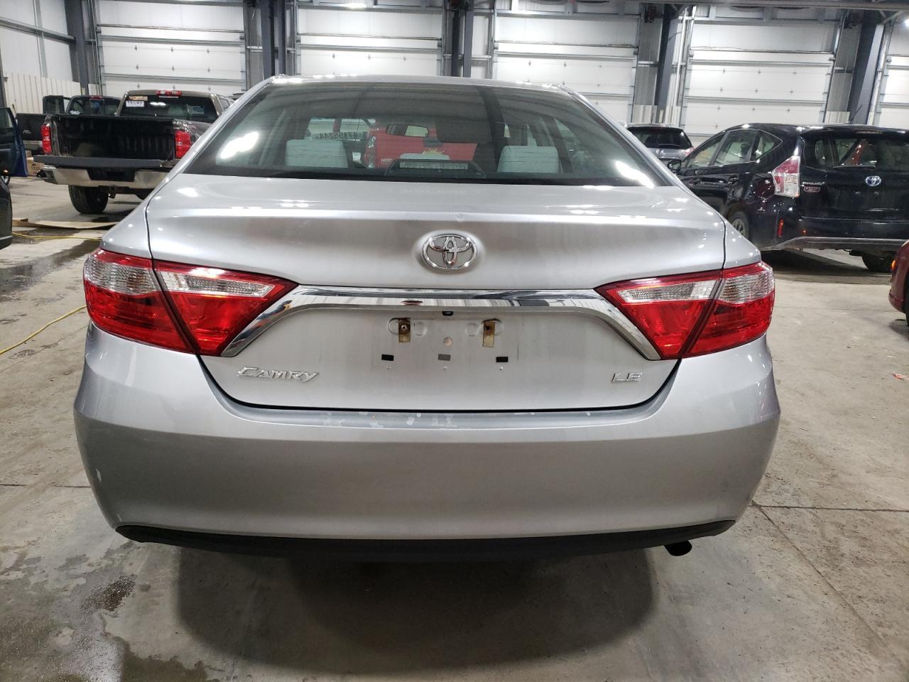 2017 TOYOTA CAMRY LE - Image 6