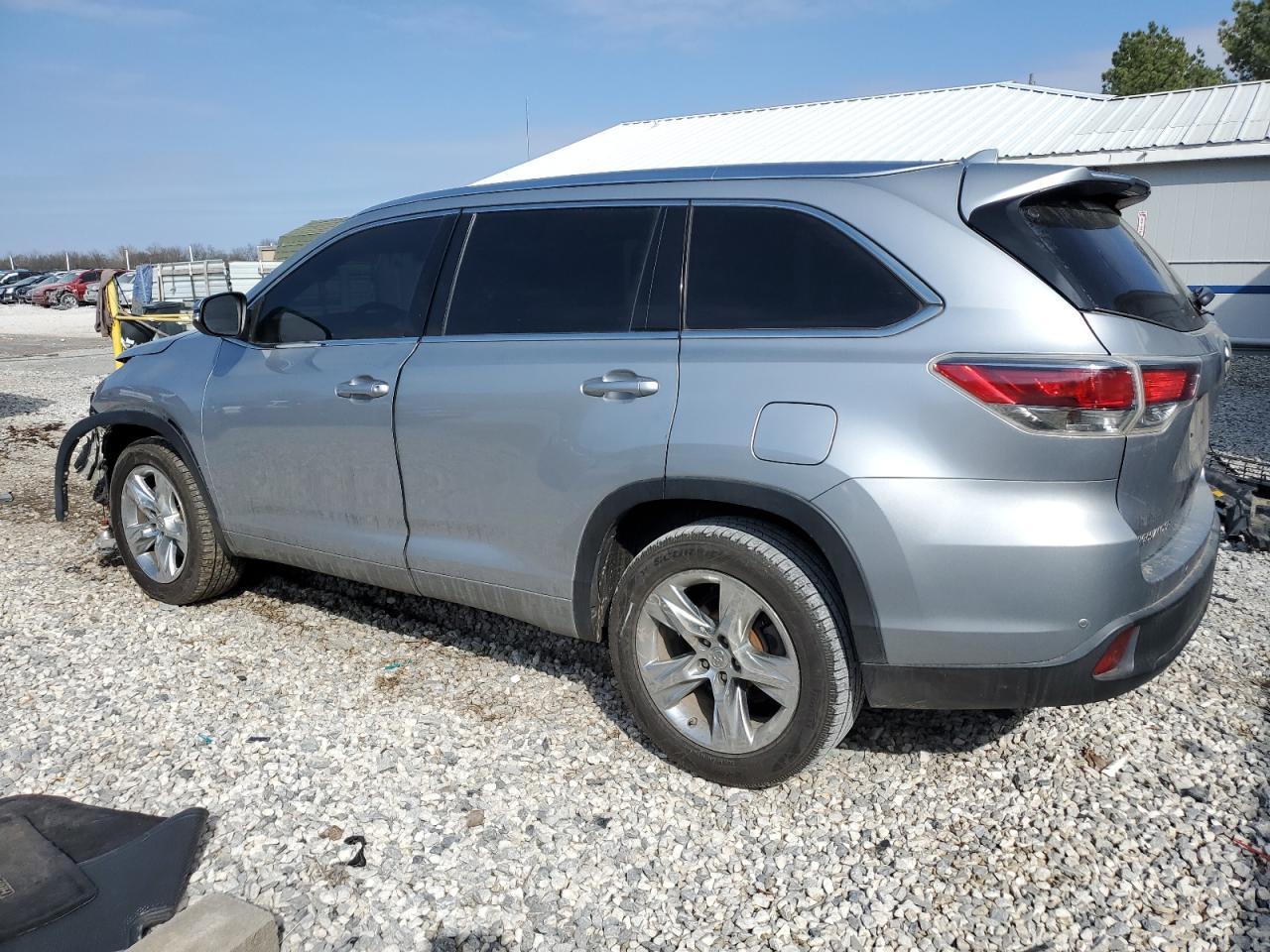 2015 TOYOTA HIGHLANDER - Image 2