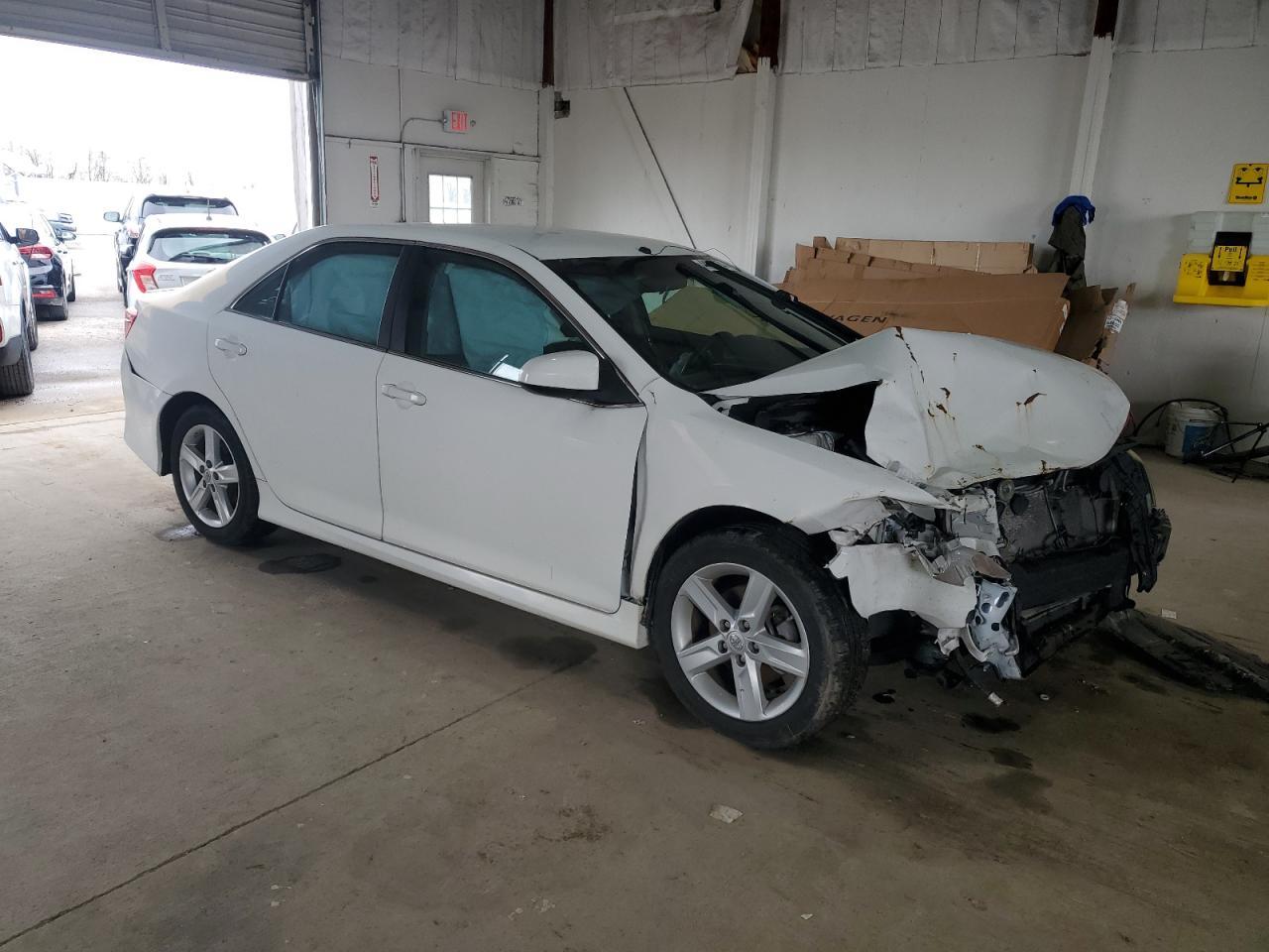 2014 TOYOTA CAMRY L - Image 4