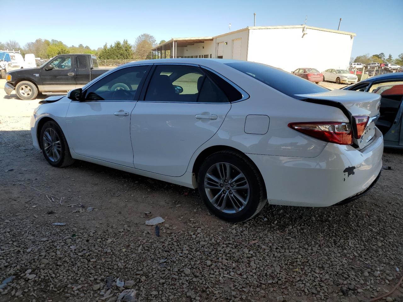 2015 TOYOTA CAMRY LE - Фото 2