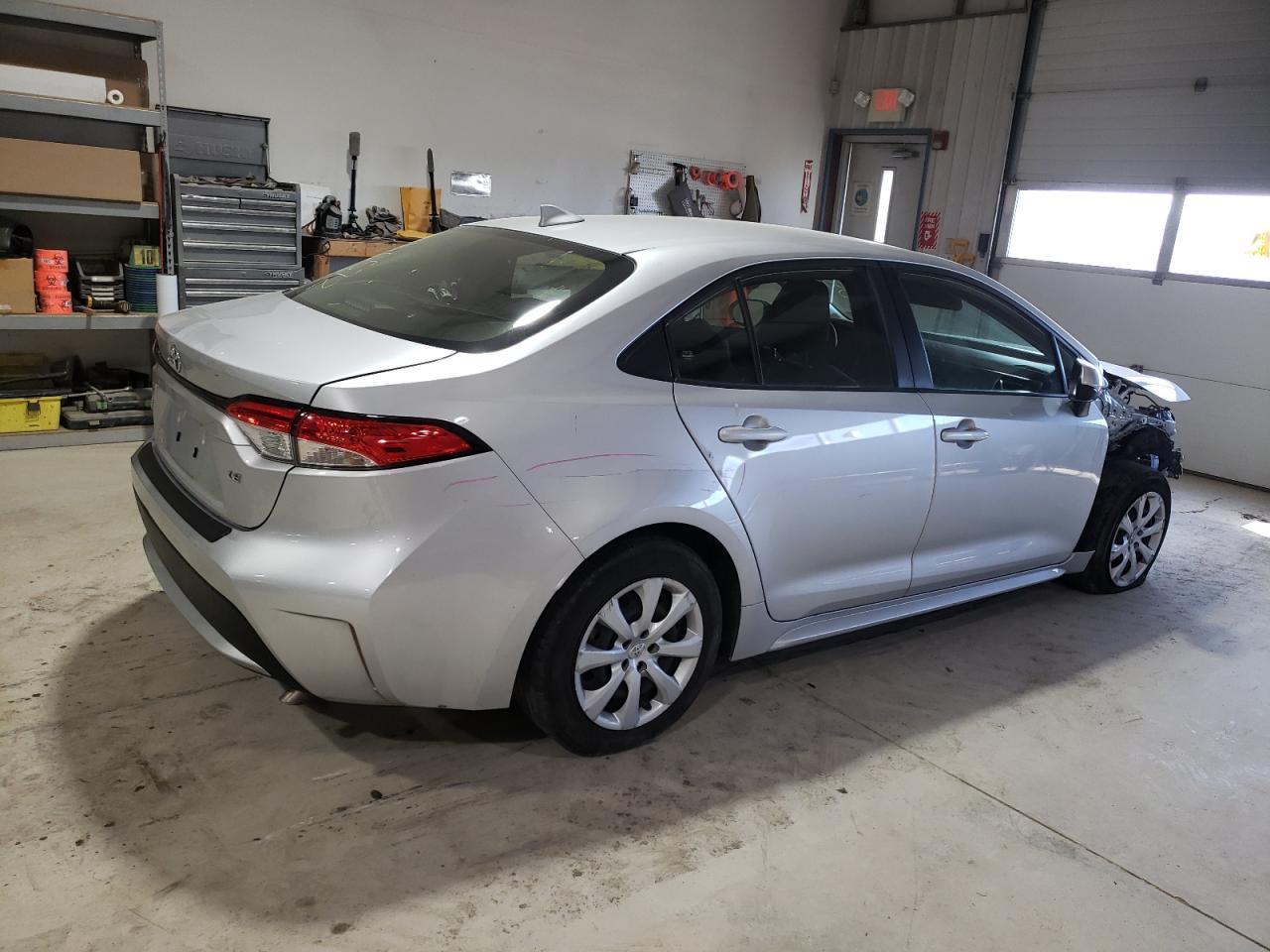 2022 TOYOTA COROLLA LE - Фото 3