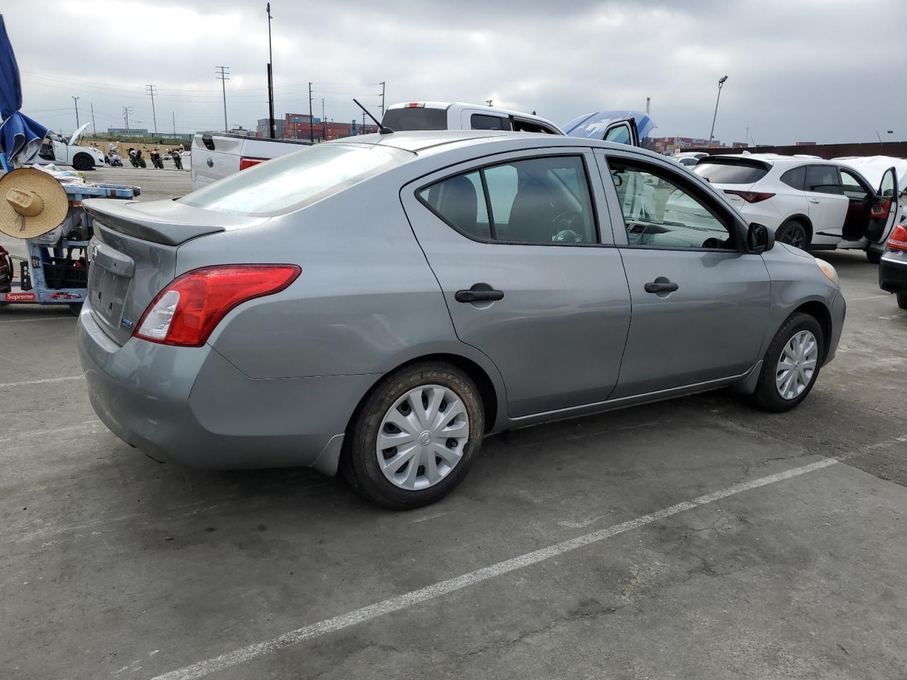 2014 NISSAN VERSA S - Image 3