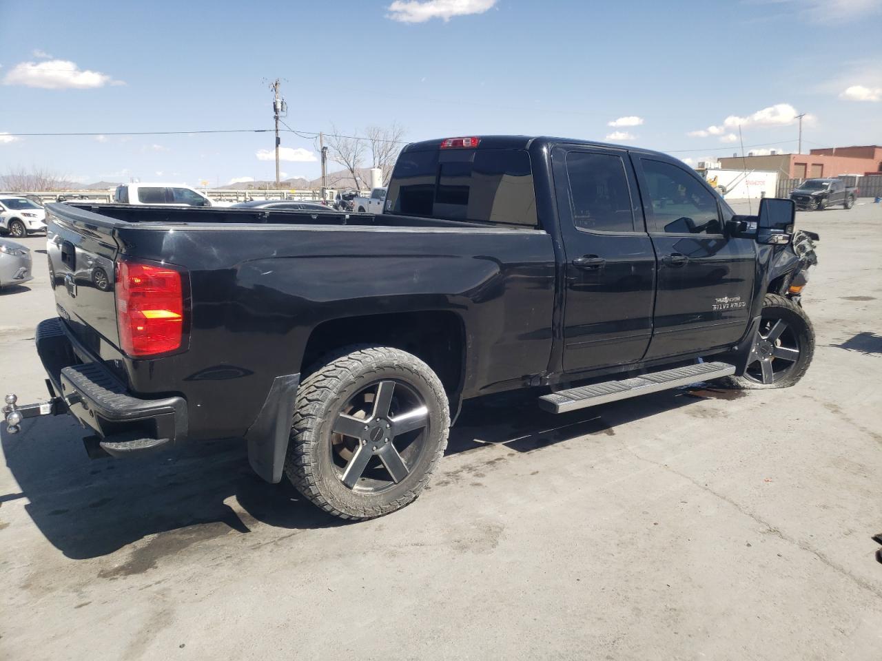 2017 CHEVROLET SILVERADO - Фото 3