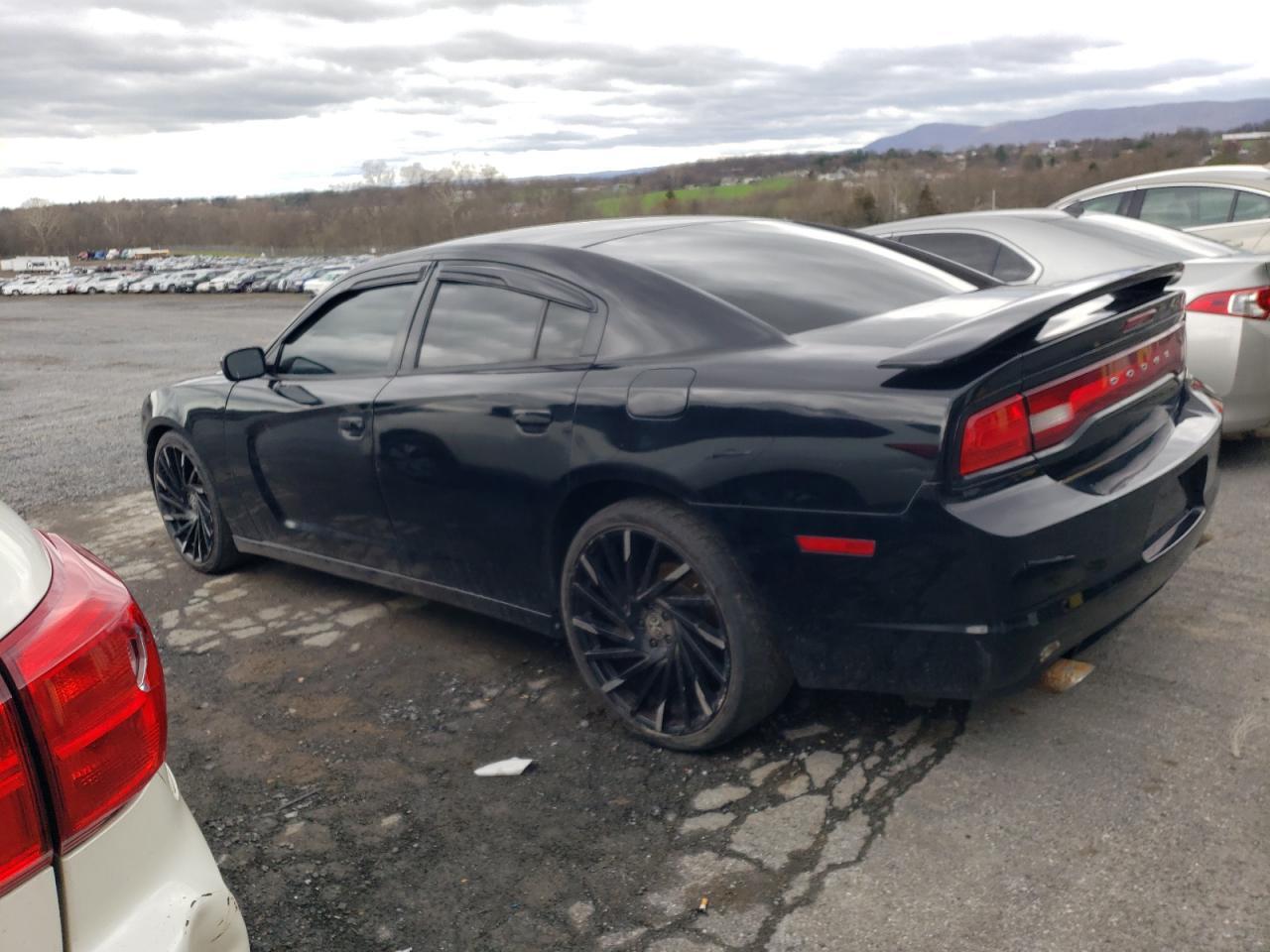 2013 DODGE CHARGER SE - Фото 2