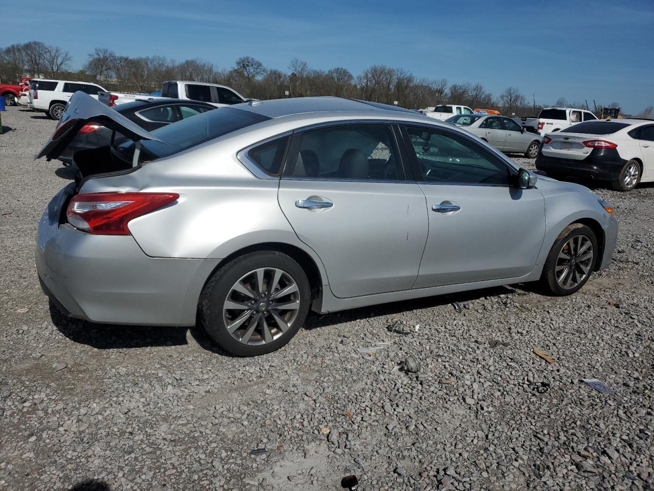 2017 NISSAN ALTIMA 2.5 - Фото 3