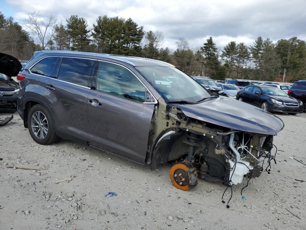 2019 TOYOTA HIGHLANDER - Image 4