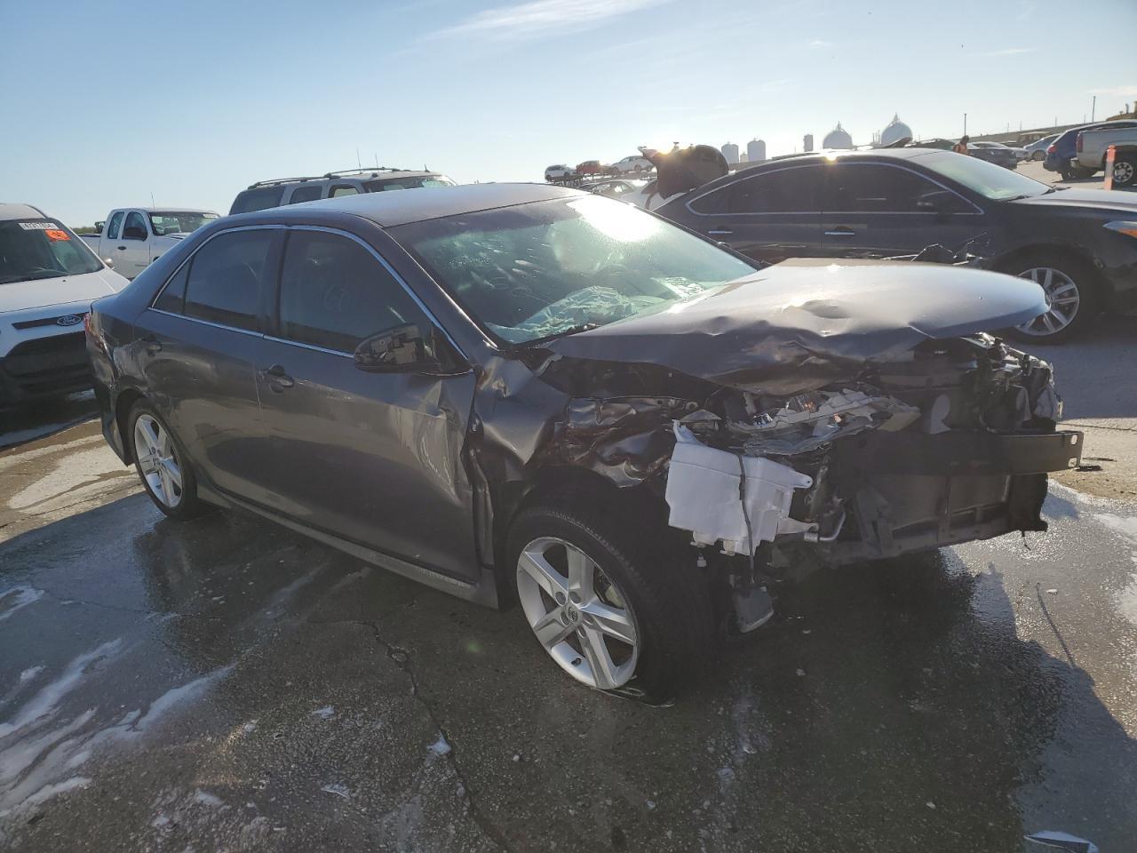 2014 TOYOTA CAMRY L - Image 4