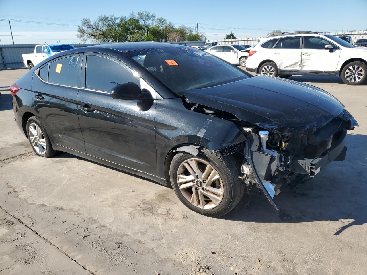 2019 HYUNDAI ELANTRA SE - Image 4