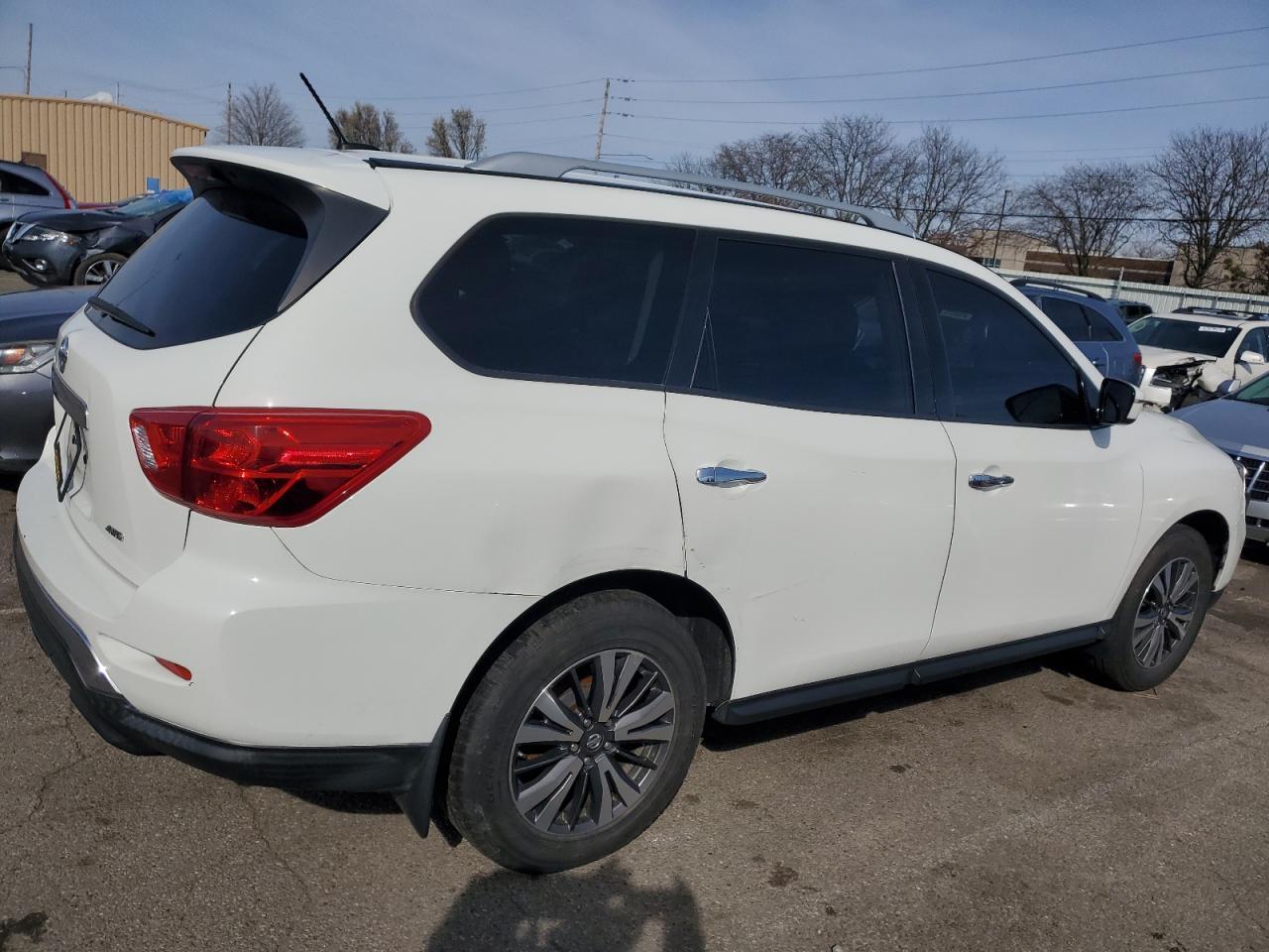 2017 NISSAN PATHFINDER - Image 3