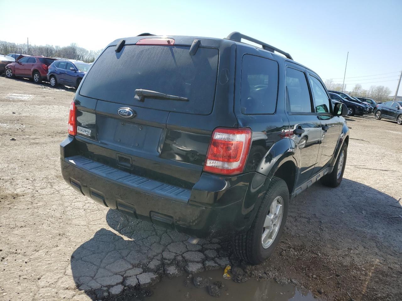 2010 FORD ESCAPE XLT - Image 3