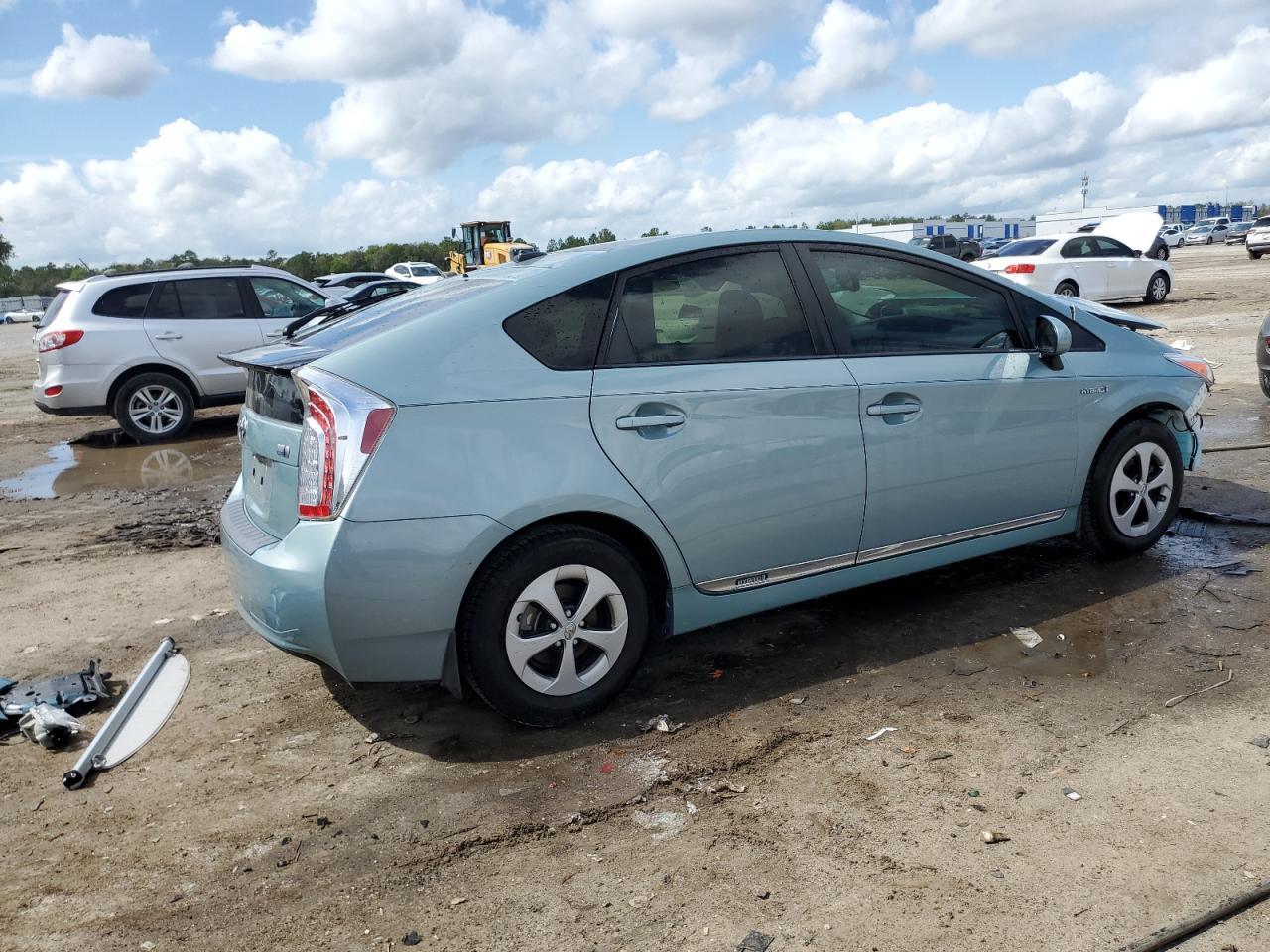 2015 TOYOTA PRIUS - Image 3
