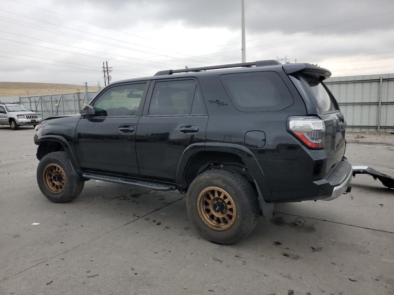2018 TOYOTA 4RUNNER SR - Image 2