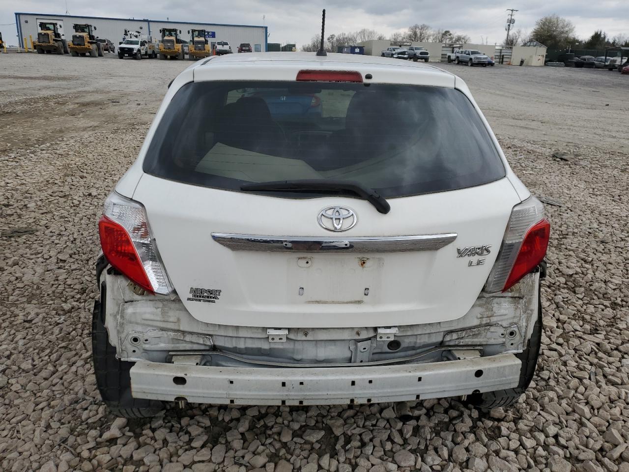 2014 TOYOTA YARIS - Фото 6