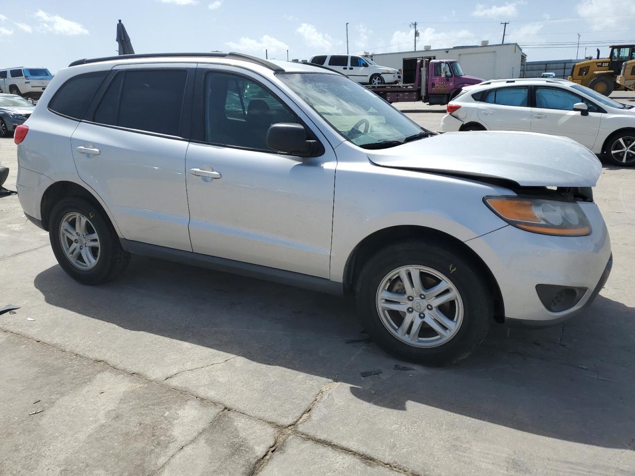 2011 HYUNDAI SANTA FE G - Image 4