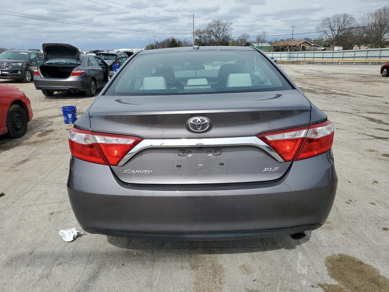 2016 TOYOTA CAMRY LE - Фото 6