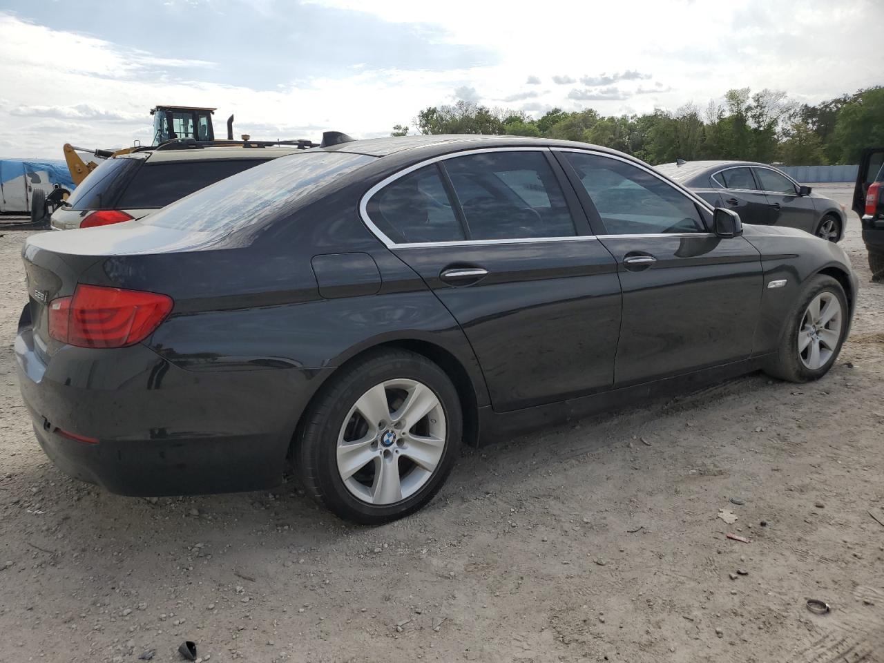 2013 BMW 528 XI - Image 3