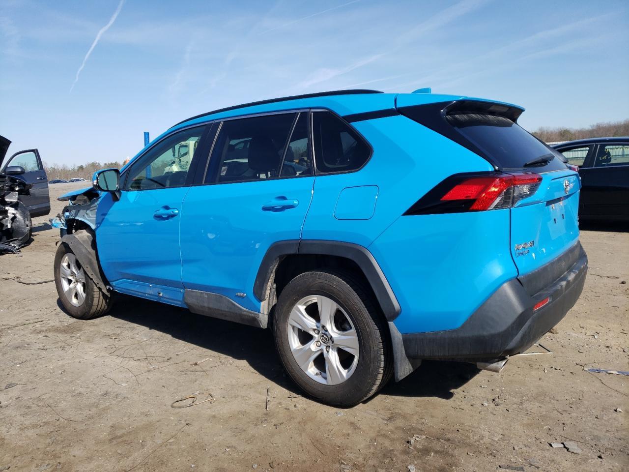 2020 TOYOTA RAV4 XLE - Image 2
