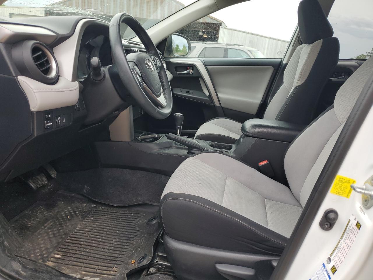 2017 TOYOTA RAV4 XLE - Image 7