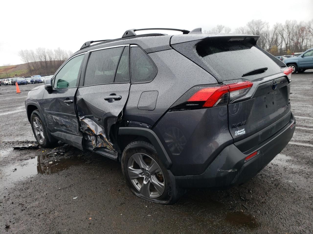 2022 TOYOTA RAV4 XLE - Image 2