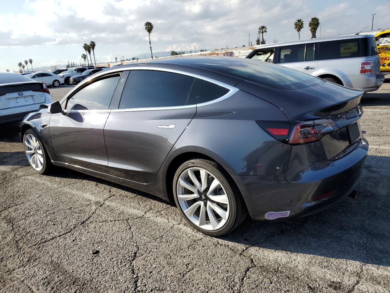 2019 TESLA MODEL 3 - Фото 2