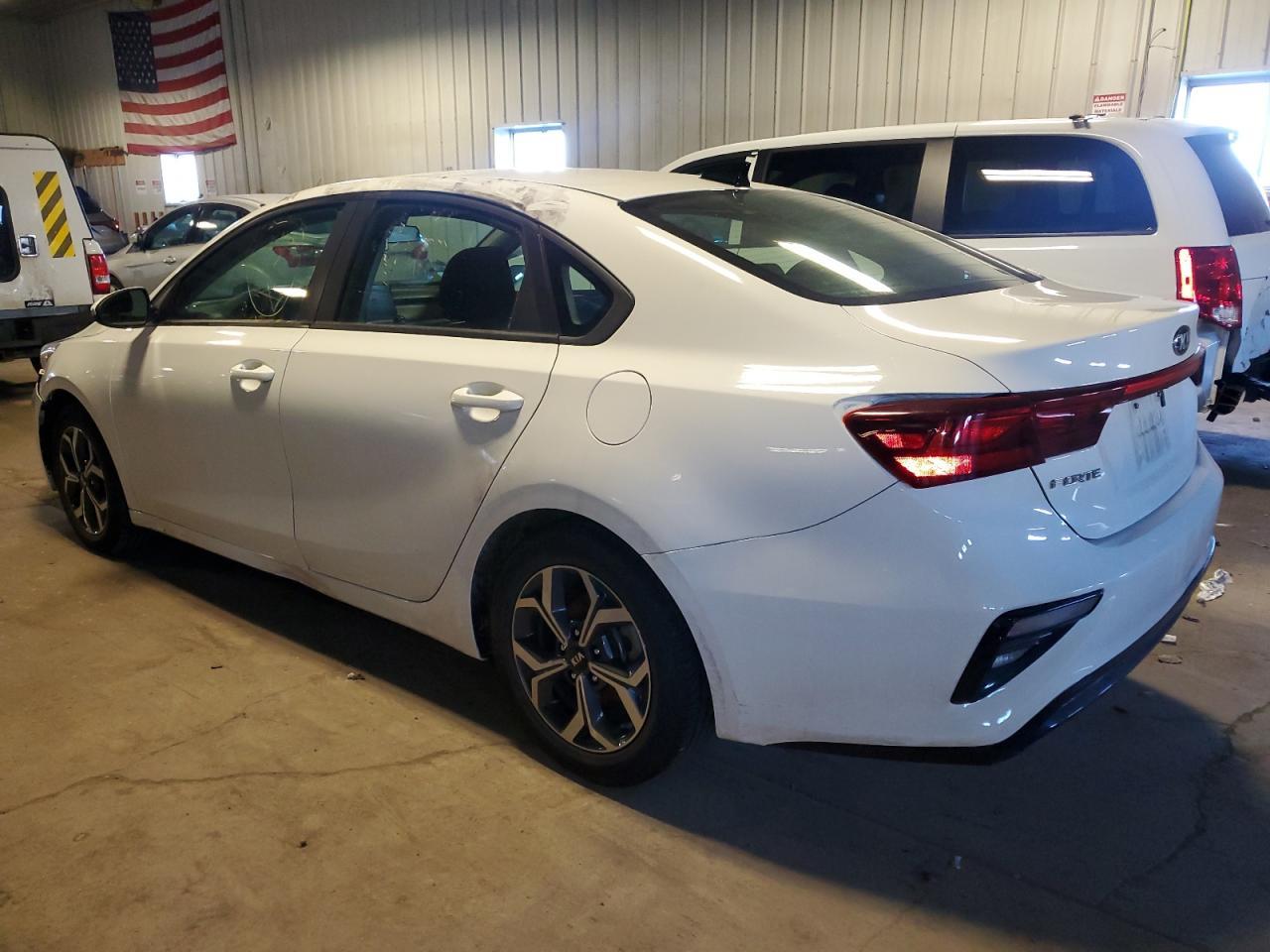2021 KIA FORTE FE - Фото 2
