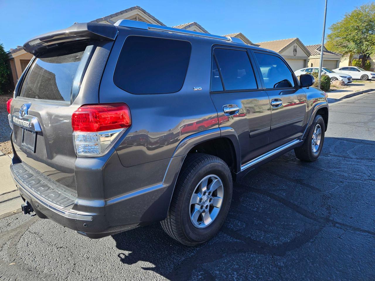 2011 TOYOTA 4RUNNER SR - Image 4