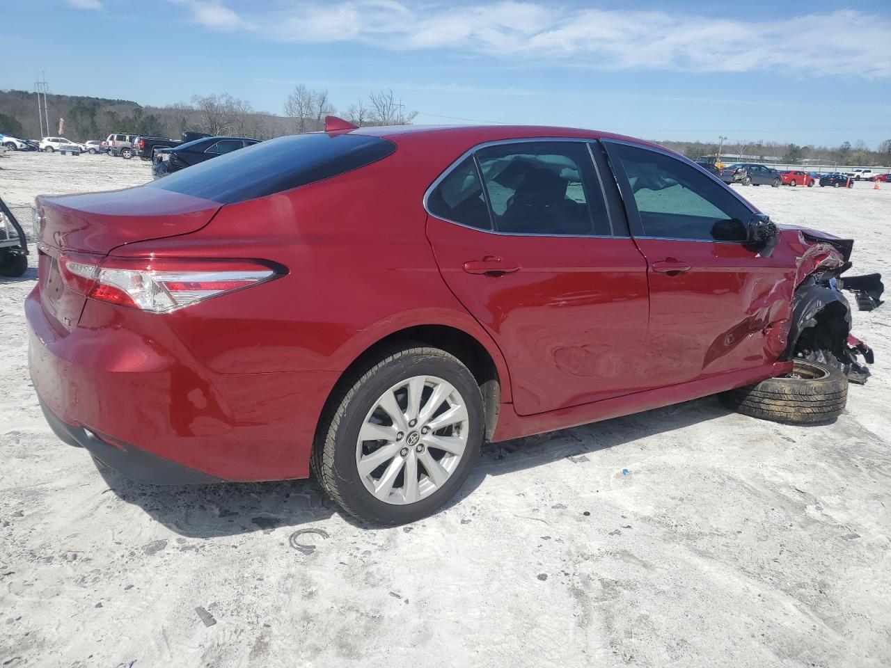 2020 TOYOTA CAMRY LE - Фото 3