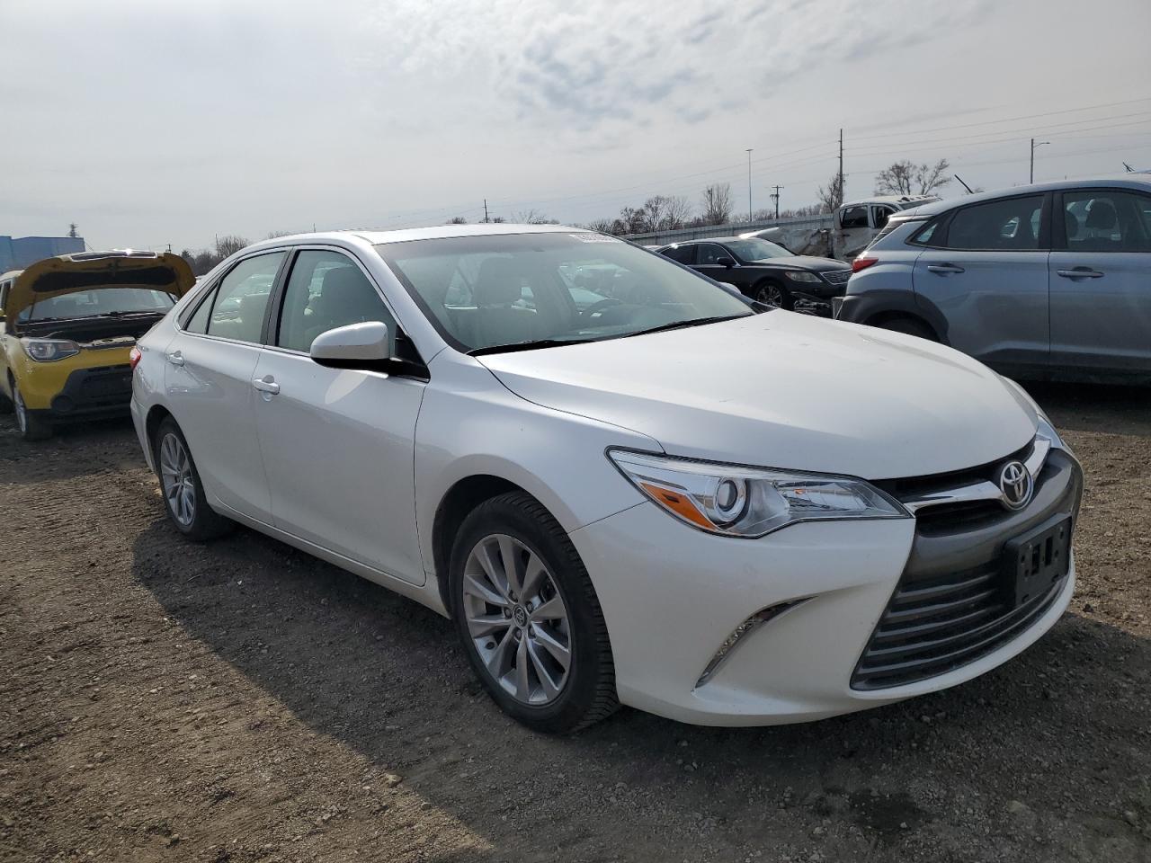 2015 TOYOTA CAMRY LE - Image 4